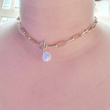 Load image into Gallery viewer, Gold Chain Link &amp; Pearl Charm Necklace